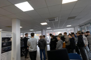 Spotkanie uczniów szkoły podstawowej nr 8 w firmie Hyundai - 30.10.2025 
